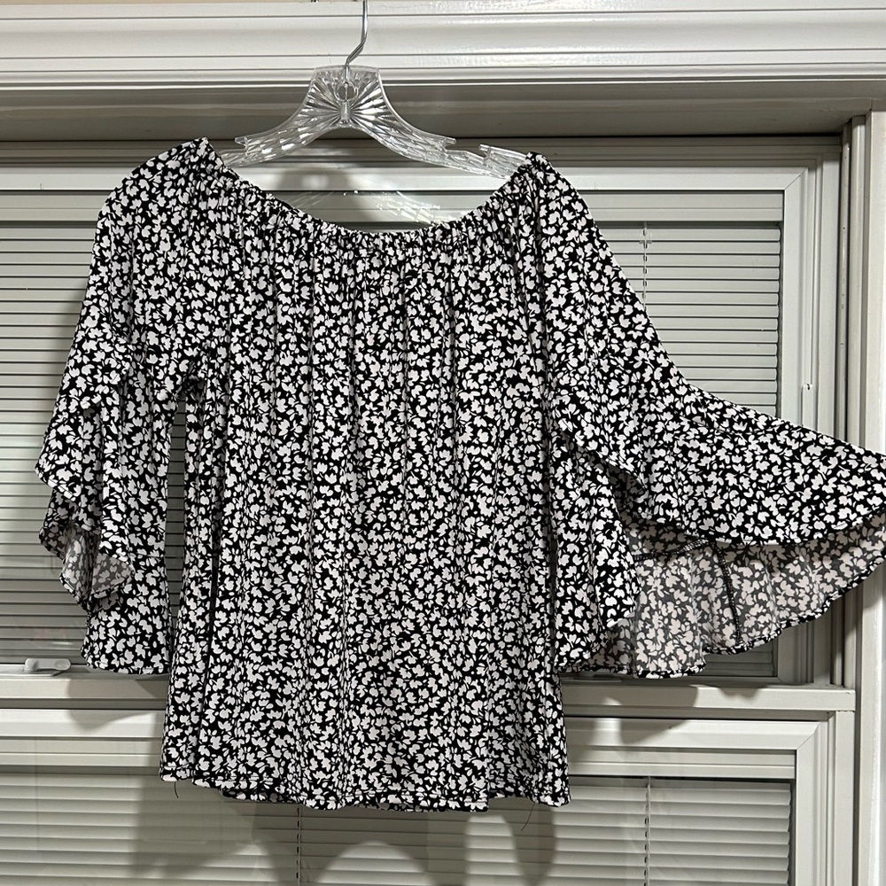 Vince Camuto Black and White Blouse